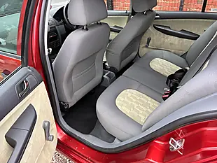 Used 2003 Skoda Fabia Comfort Orange - Interior and Exterior details 10