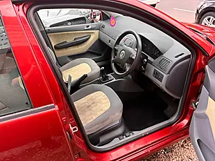 Used 2003 Skoda Fabia Comfort Orange - Interior and Exterior details 5
