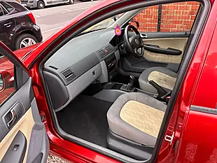Used 2003 Skoda Fabia Comfort Orange - Interior and Exterior details 6