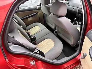 Used 2003 Skoda Fabia Comfort Orange - Interior and Exterior details 9