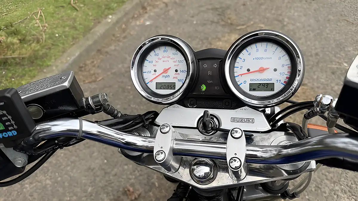 Used 2003 Suzuki GSX1400 K3 Blue/White - Interior and Exterior details 10