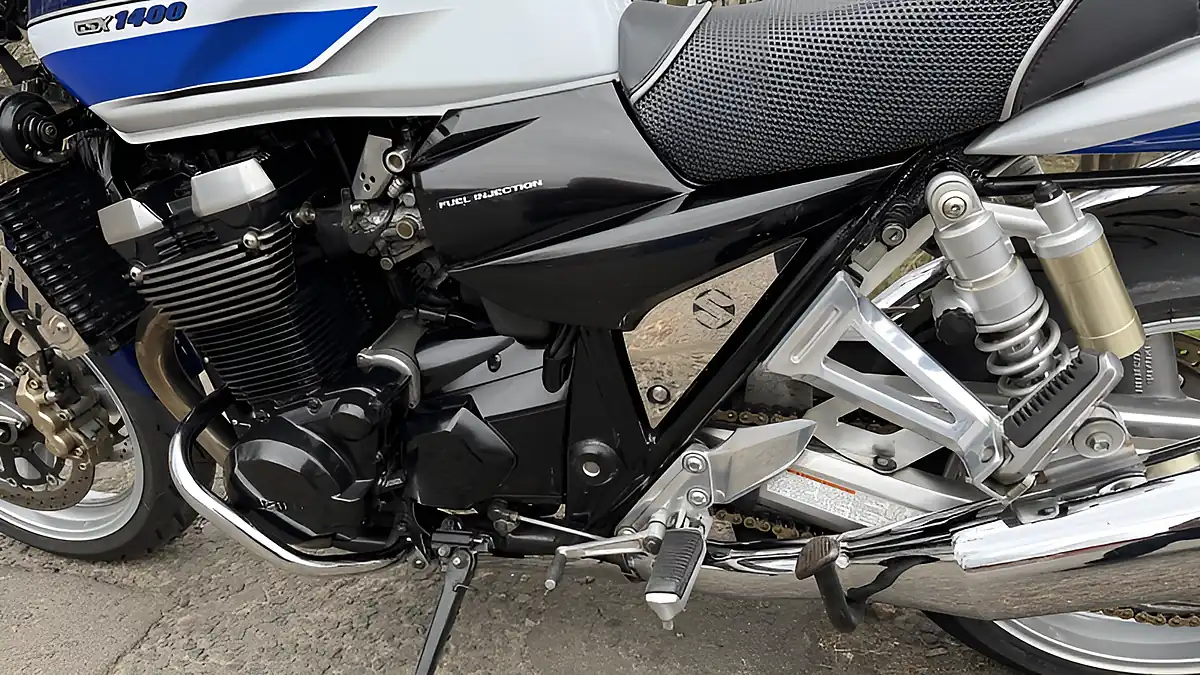Used 2003 Suzuki GSX1400 K3 Blue/White - Interior and Exterior details 14