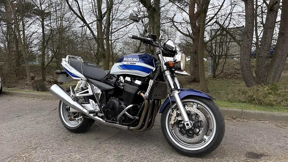 Used 2003 Suzuki GSX1400 K3 Blue/White - Interior and Exterior details 3