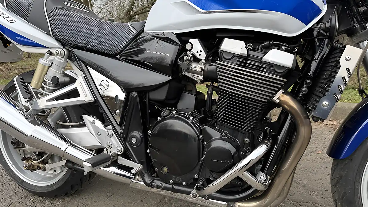 Used 2003 Suzuki GSX1400 K3 Blue/White - Interior and Exterior details 6