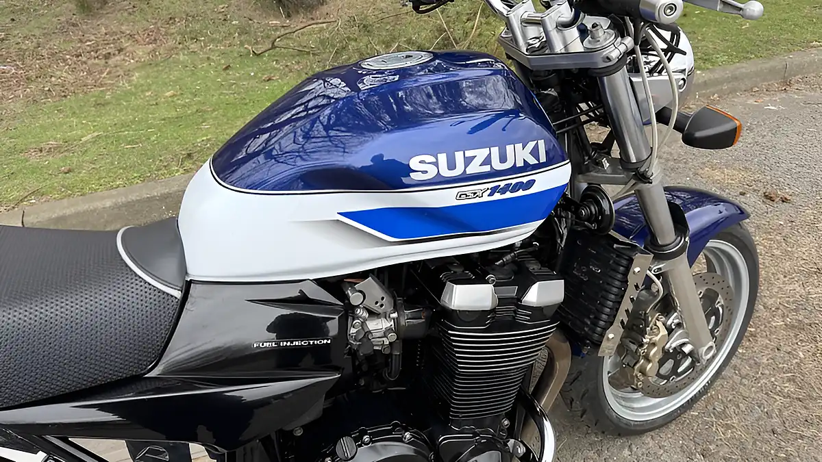 Used 2003 Suzuki GSX1400 K3 Blue/White - Interior and Exterior details 8