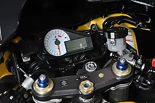 Used 2003 Suzuki GSXR750 Yellow - Interior and Exterior details 12