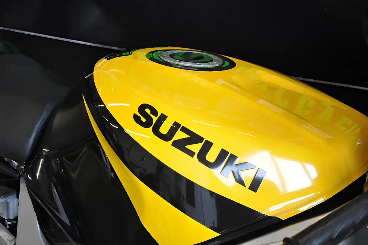 Used 2003 Suzuki GSXR750 Yellow - Interior and Exterior details 13
