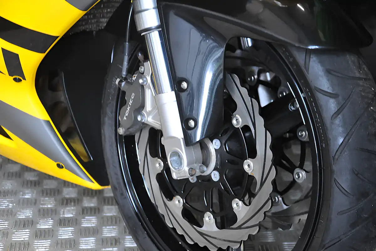 Used 2003 Suzuki GSXR750 Yellow - Interior and Exterior details 15