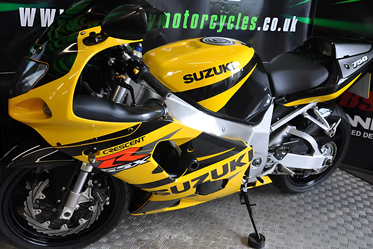 Used 2003 Suzuki GSXR750 Yellow - Interior and Exterior details 2