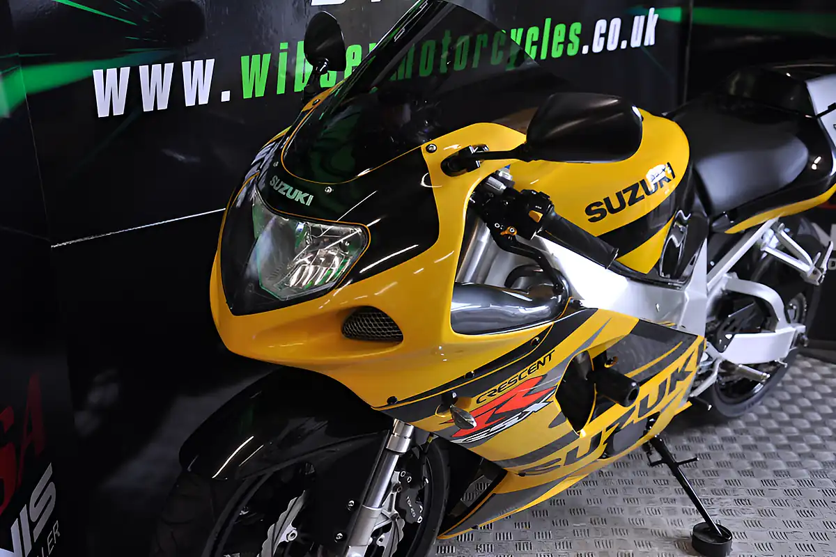 Used 2003 Suzuki GSXR750 Yellow - Interior and Exterior details 4