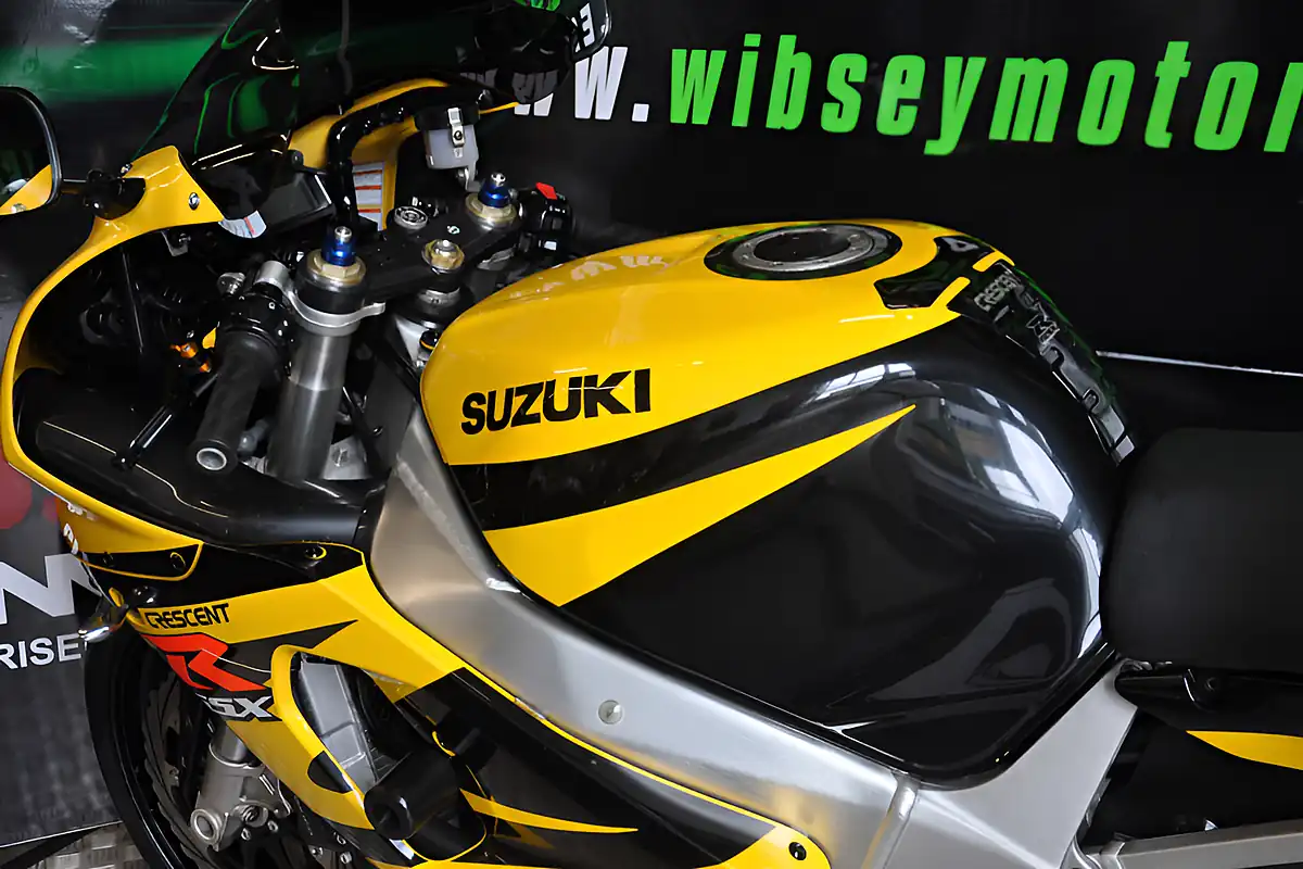Used 2003 Suzuki GSXR750 Yellow - Interior and Exterior details 9