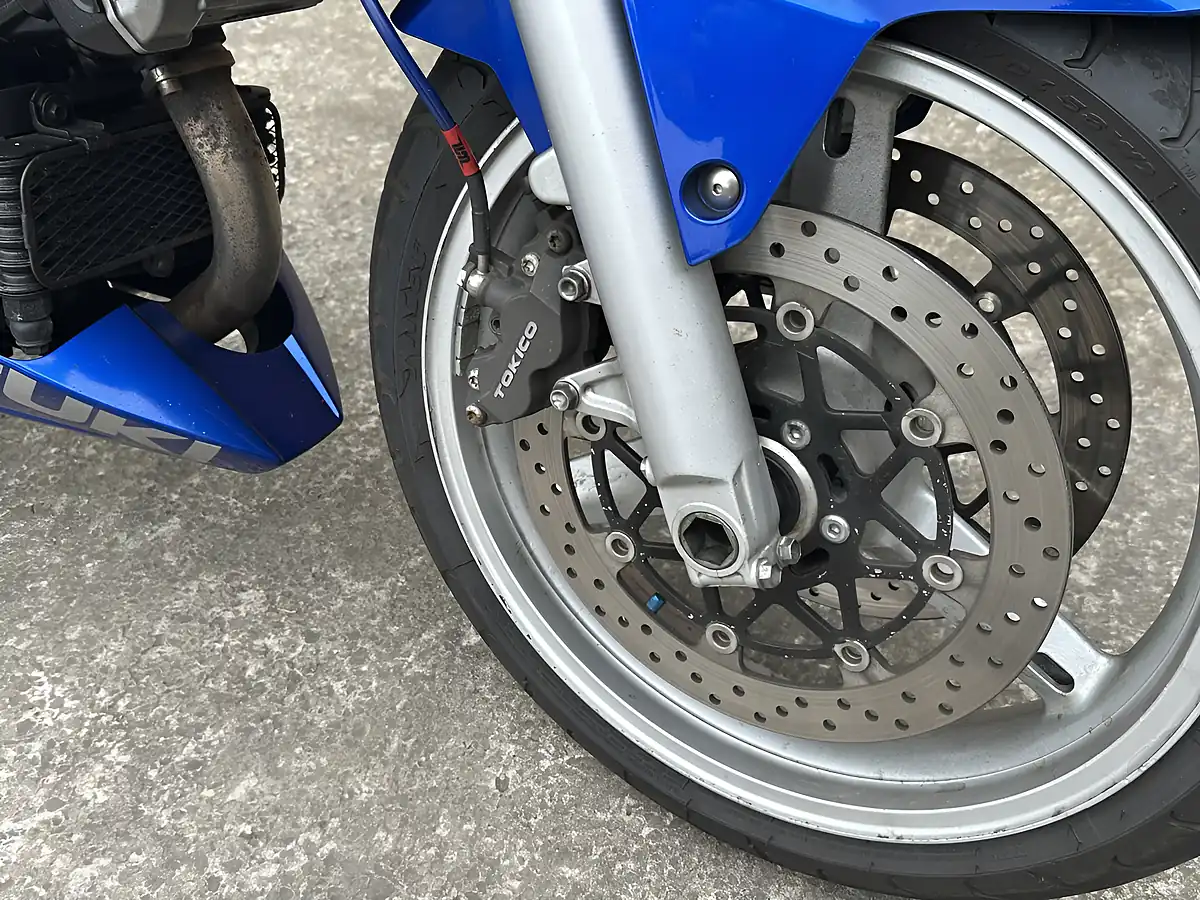 Used 2003 Suzuki SV1000 SK3 Blue - Interior and Exterior details 10