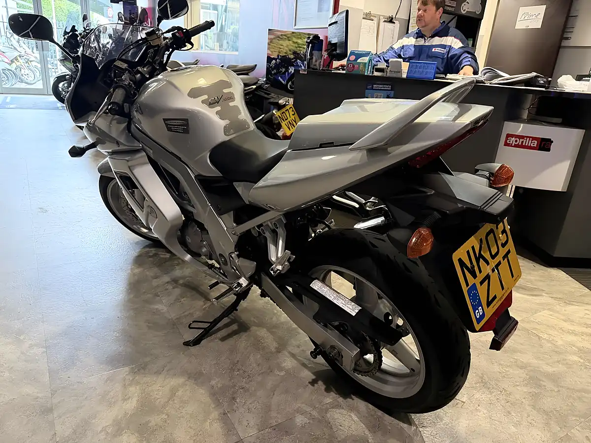Used 2003 Suzuki SV650S - Interior and Exterior details 4