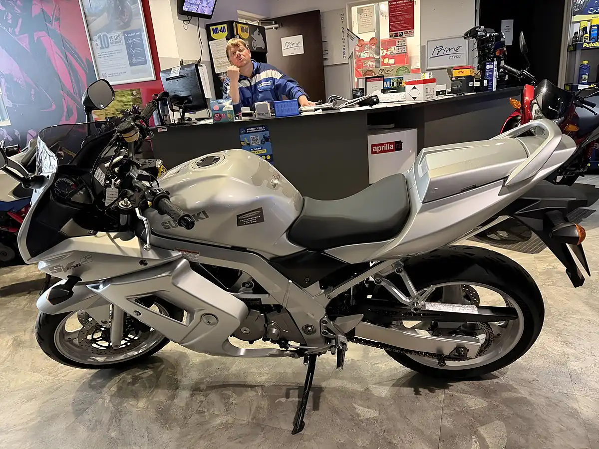 Used 2003 Suzuki SV650S - Interior and Exterior details 5