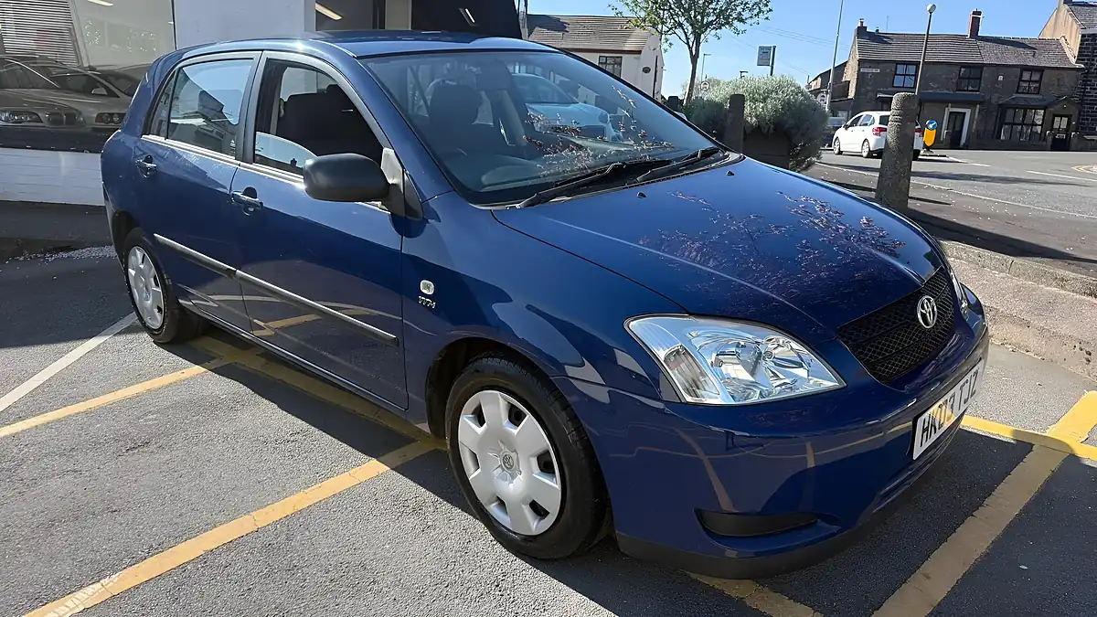 Used 2003 Toyota Corolla T2 Blue - Interior and Exterior details 5