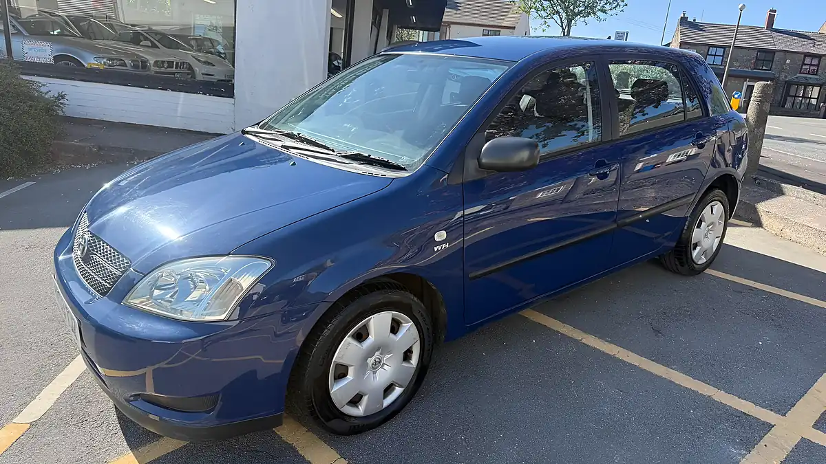 Used 2003 Toyota Corolla T2 Blue - Interior and Exterior details 7