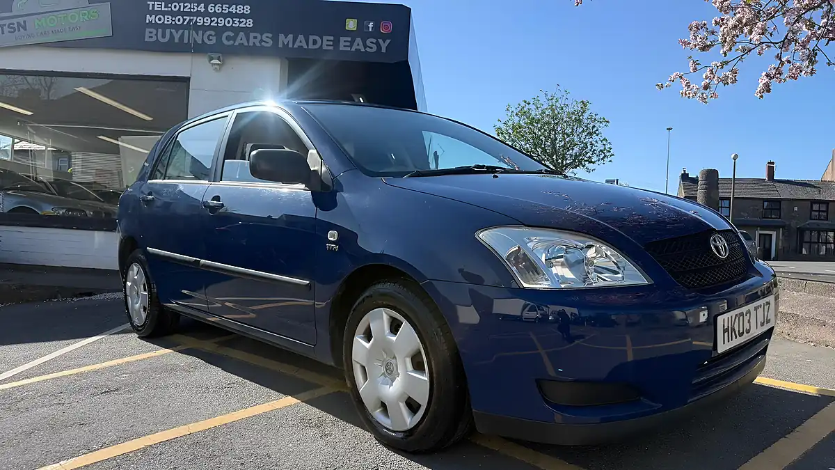 Used 2003 Toyota Corolla T2 Blue - Interior and Exterior details 8