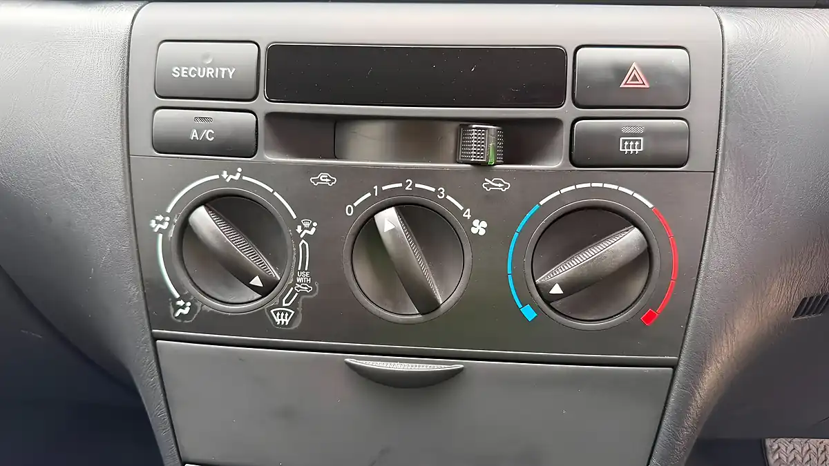 Used 2003 Toyota Corolla T3 Grey - Interior and Exterior details 14