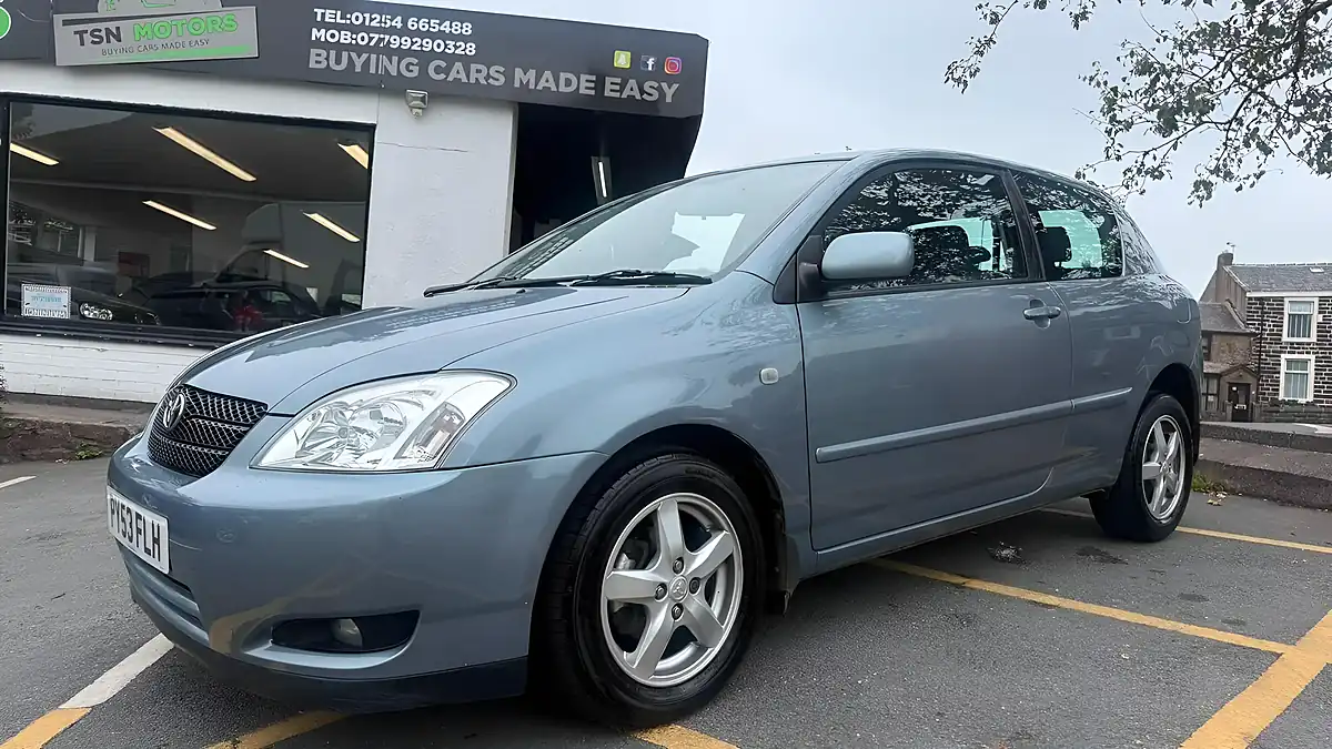 Used 2003 Toyota Corolla T3 Grey - Interior and Exterior details 8