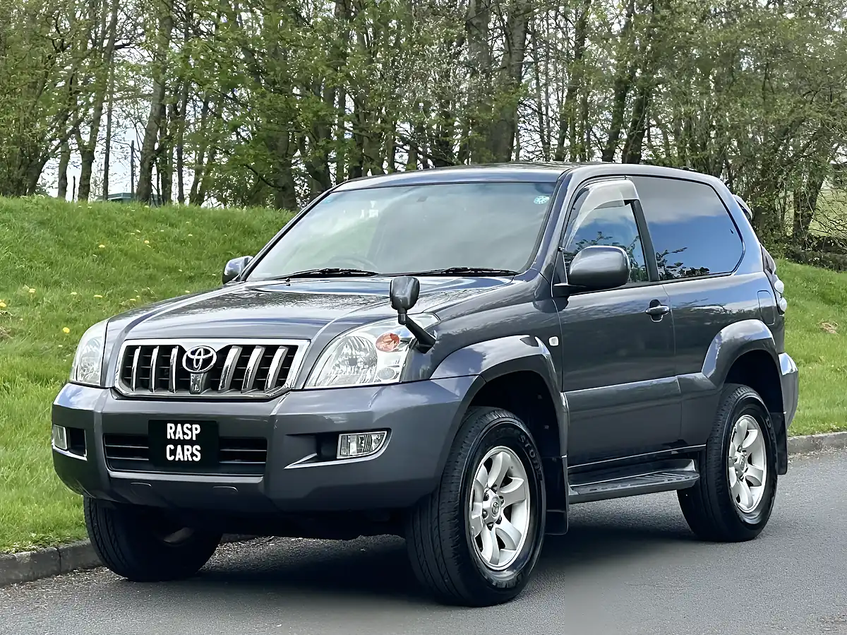 Used 2003 Toyota Land Cruiser Rz Prado Swb 3 Door Grey - Interior and Exterior details 14