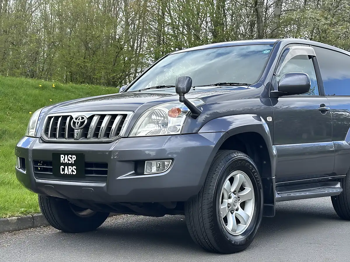 Used 2003 Toyota Land Cruiser Rz Prado Swb 3 Door Grey - Interior and Exterior details 15