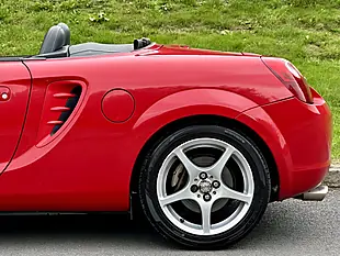 Used 2003 Toyota MR2 Roadster Red - Interior and Exterior details 11