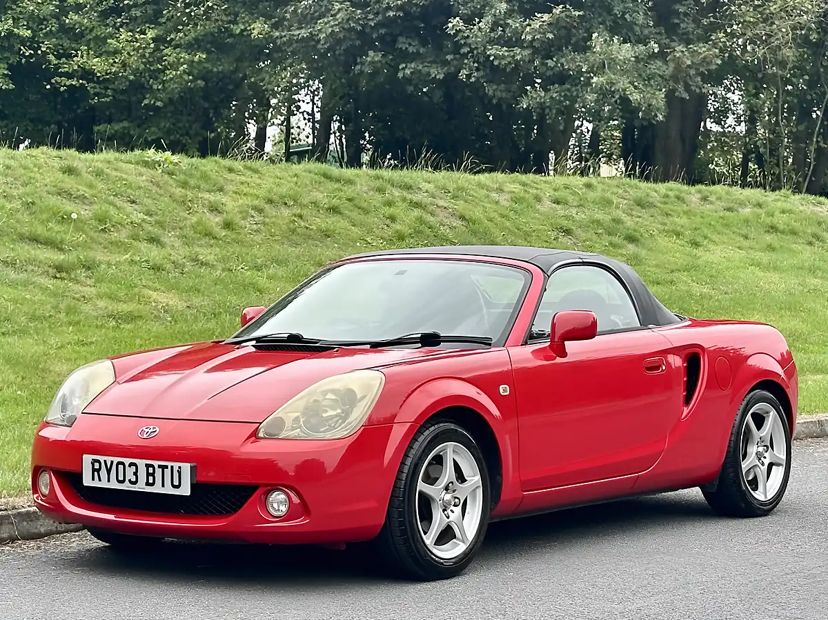 Used 2003 Toyota MR2 Roadster Red - Interior and Exterior details 13