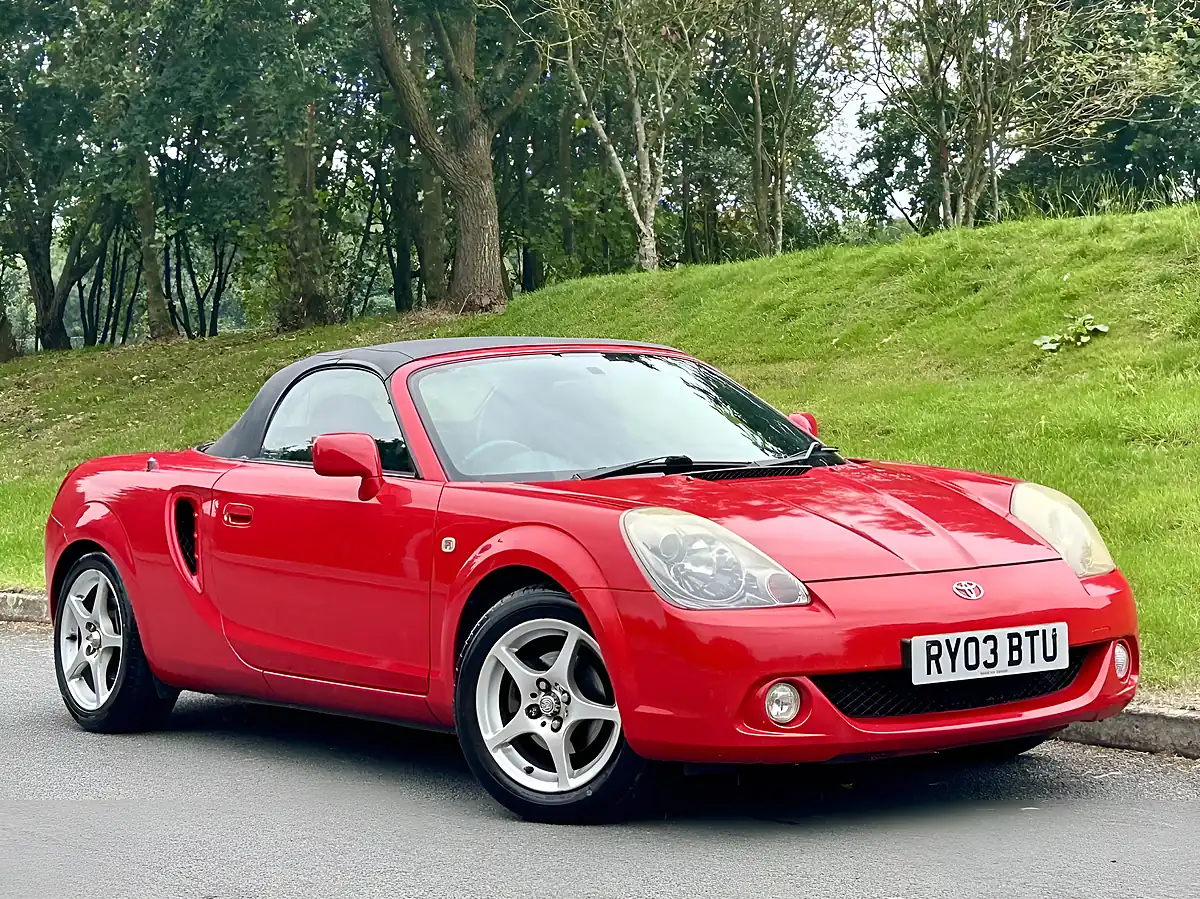 Used 2003 Toyota MR2 Roadster Red - Interior and Exterior details 15