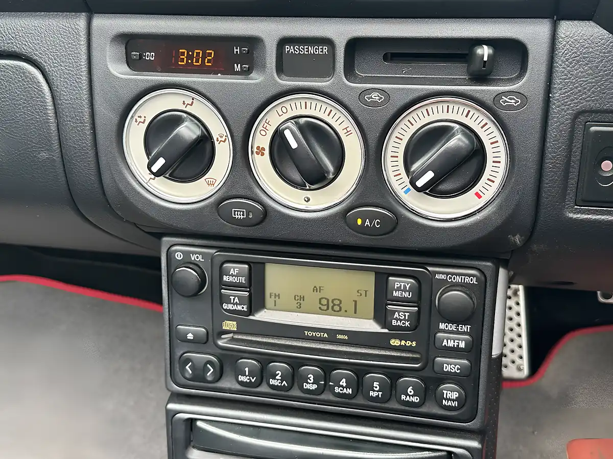Used 2003 Toyota MR2 Roadster Red - Interior and Exterior details 19