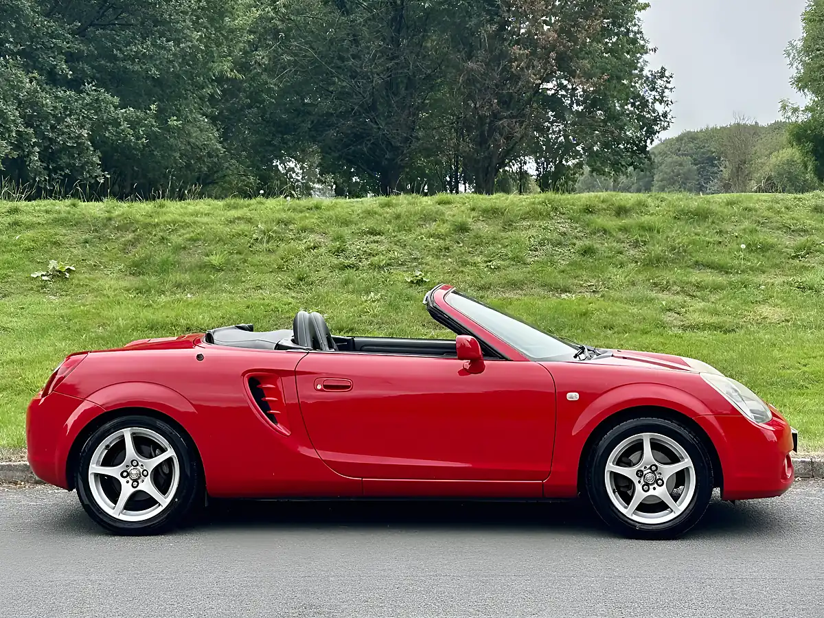 Used 2003 Toyota MR2 Roadster Red - Interior and Exterior details 4