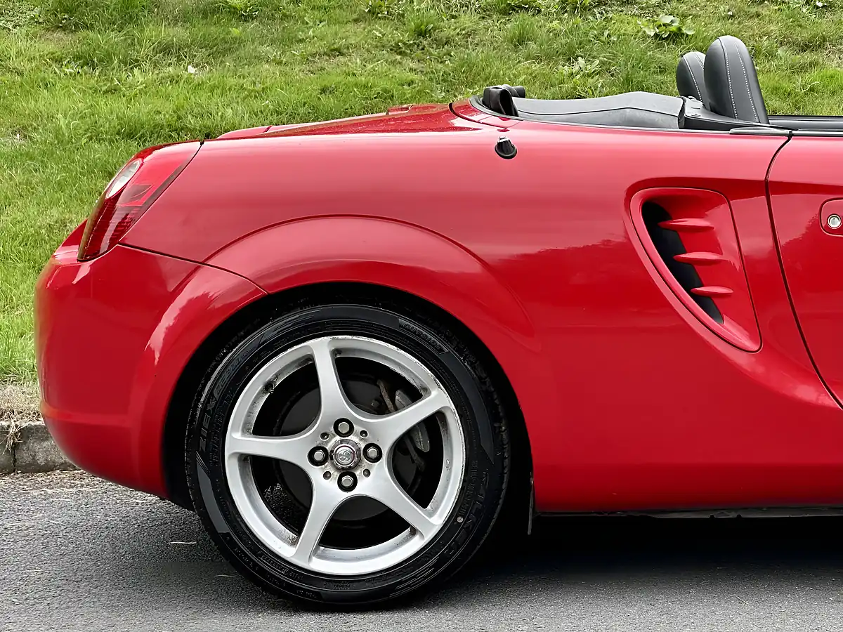 Used 2003 Toyota MR2 Roadster Red - Interior and Exterior details 5