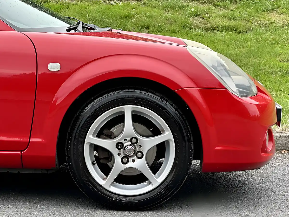Used 2003 Toyota MR2 Roadster Red - Interior and Exterior details 6