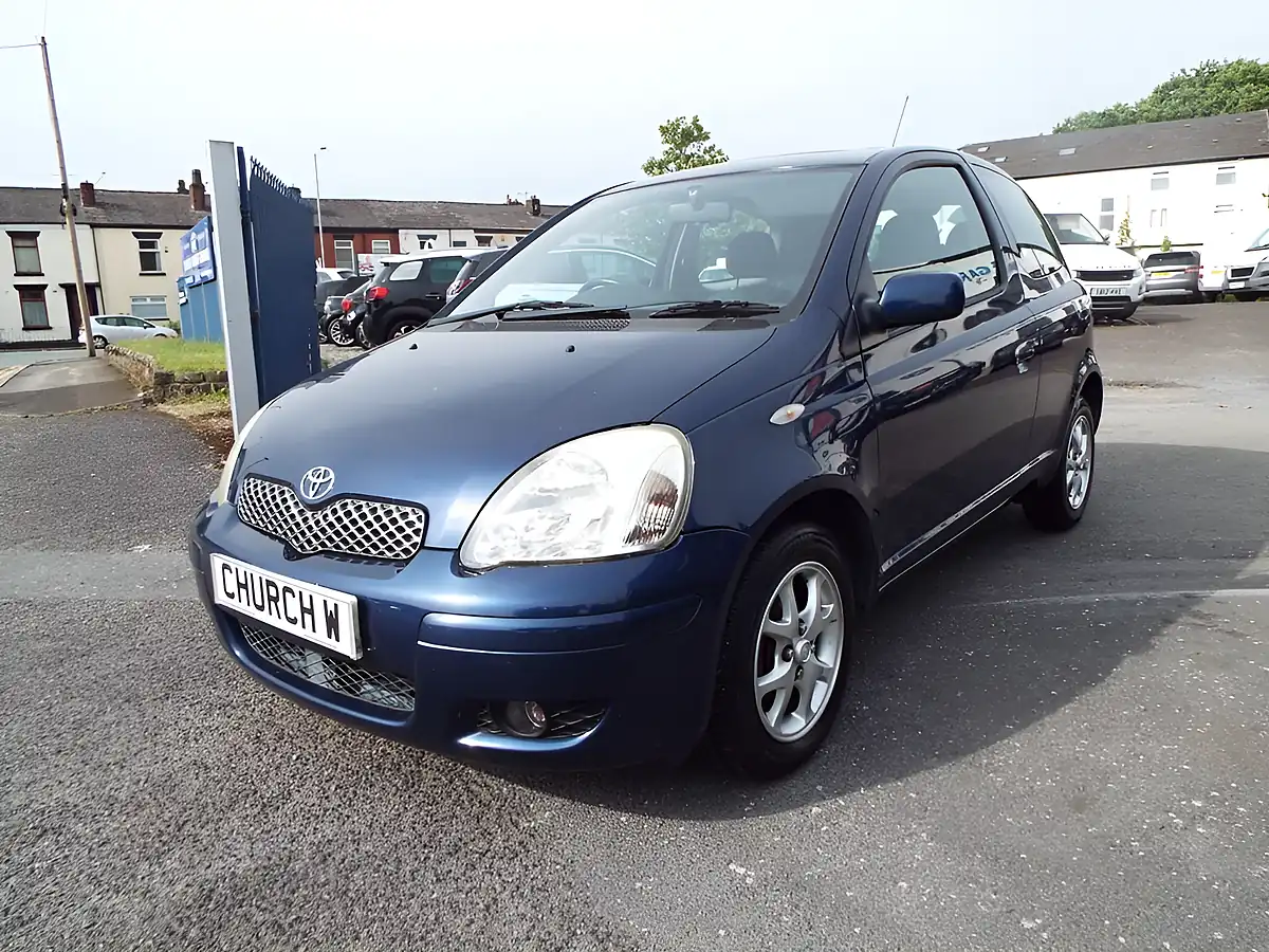 Used 2003 Toyota Yaris T Spirit Blue - Interior and Exterior details 3