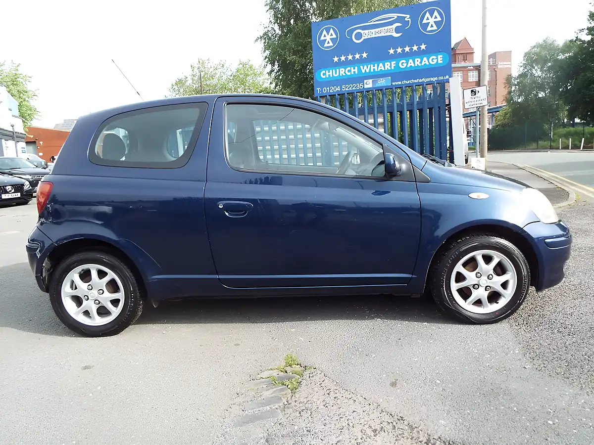 Used 2003 Toyota Yaris T Spirit Blue - Interior and Exterior details 8