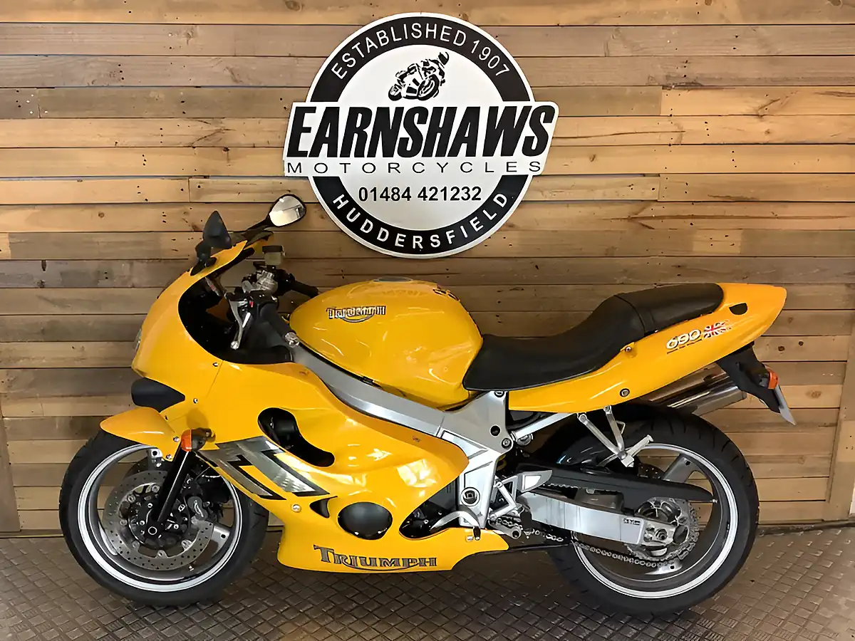 Used 2003 Triumph Tt - Interior and Exterior details 2