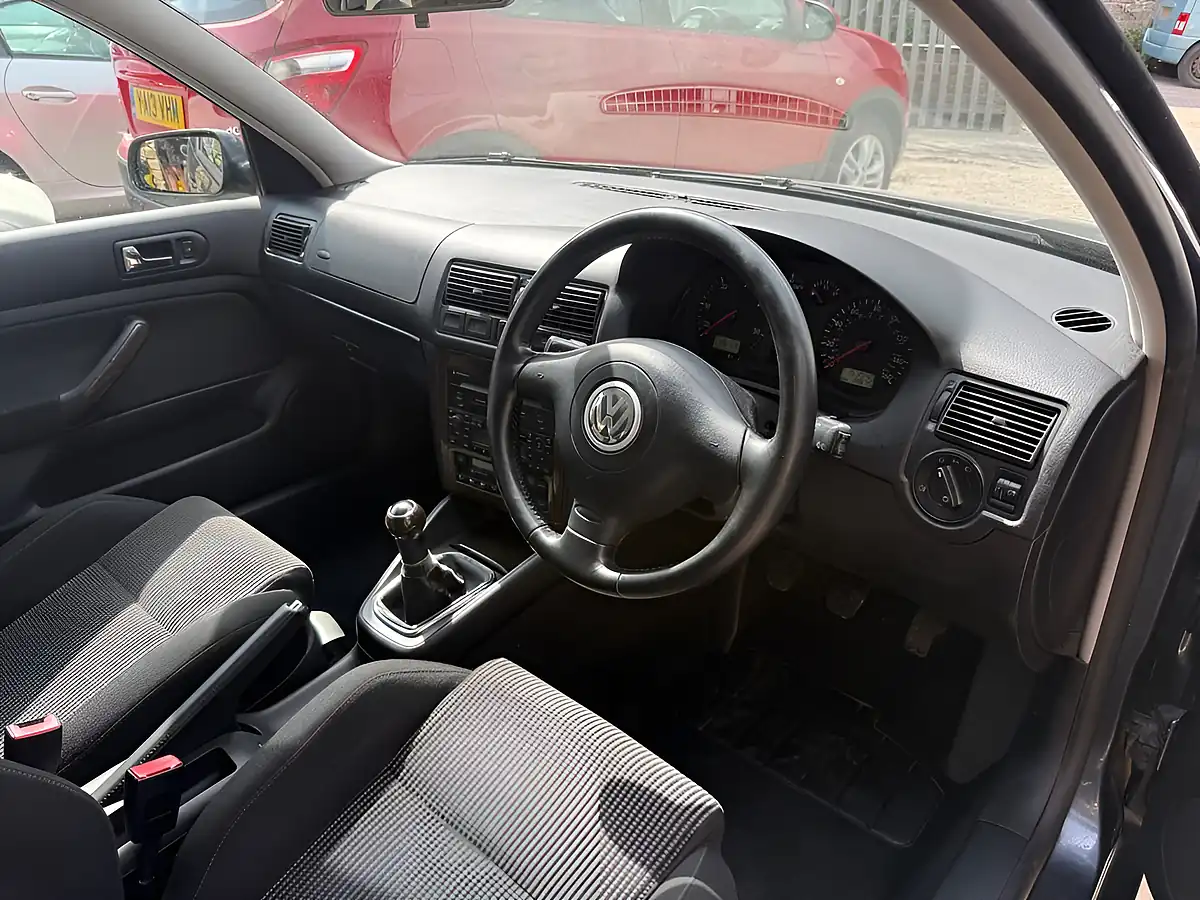 Used 2003 Volkswagen Golf GT Grey - Interior and Exterior details 9