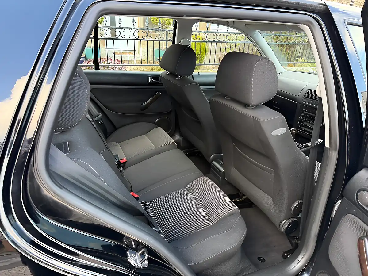 Used 2003 Volkswagen Golf GTI Black - Interior and Exterior details 18