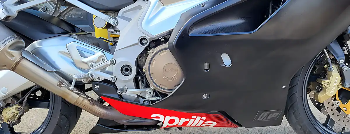 Used 2004 Aprilia Rsv 1000R - Interior and Exterior details 3