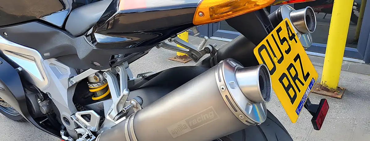 Used 2004 Aprilia Rsv 1000R - Interior and Exterior details 8
