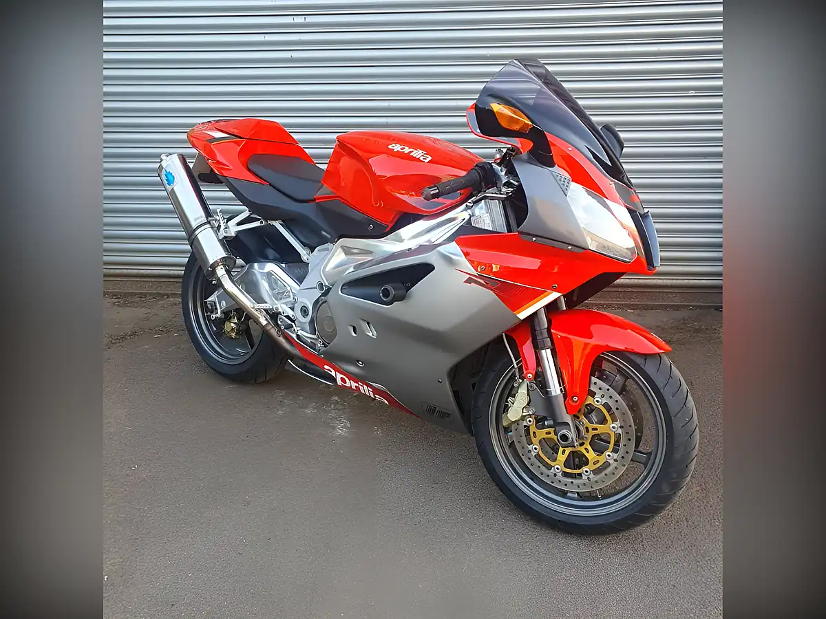 Used 2004 Aprilia Rsv R Factory Red - Front View