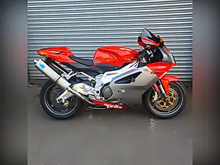 Used 2004 Aprilia Rsv R Factory Red - Interior and Exterior details 3