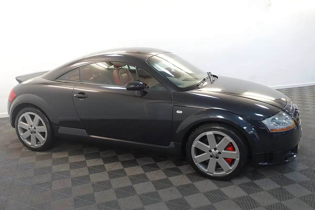 Used 2004 Audi Tt Coupe Black - Interior and Exterior details 9