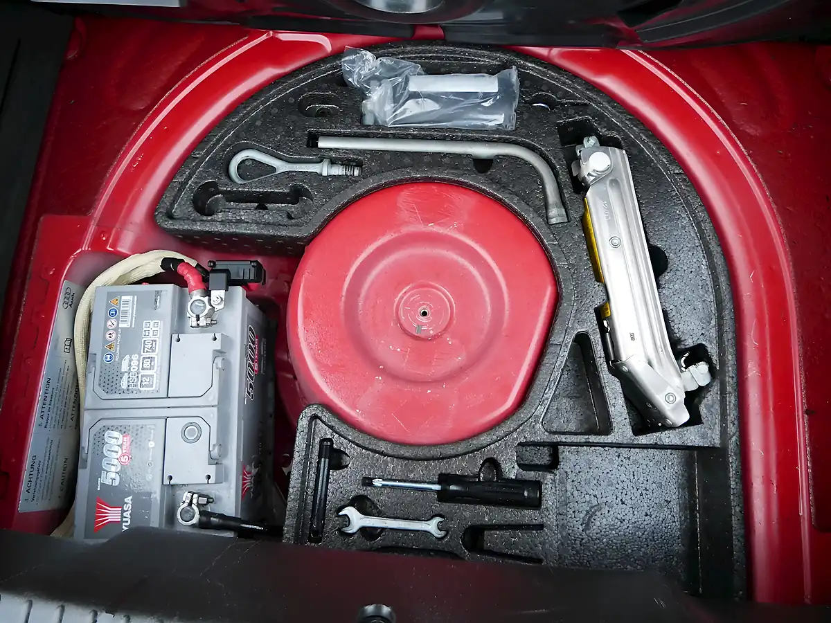 Used 2004 Audi Tt Coupe Misano Red - Interior and Exterior details 20