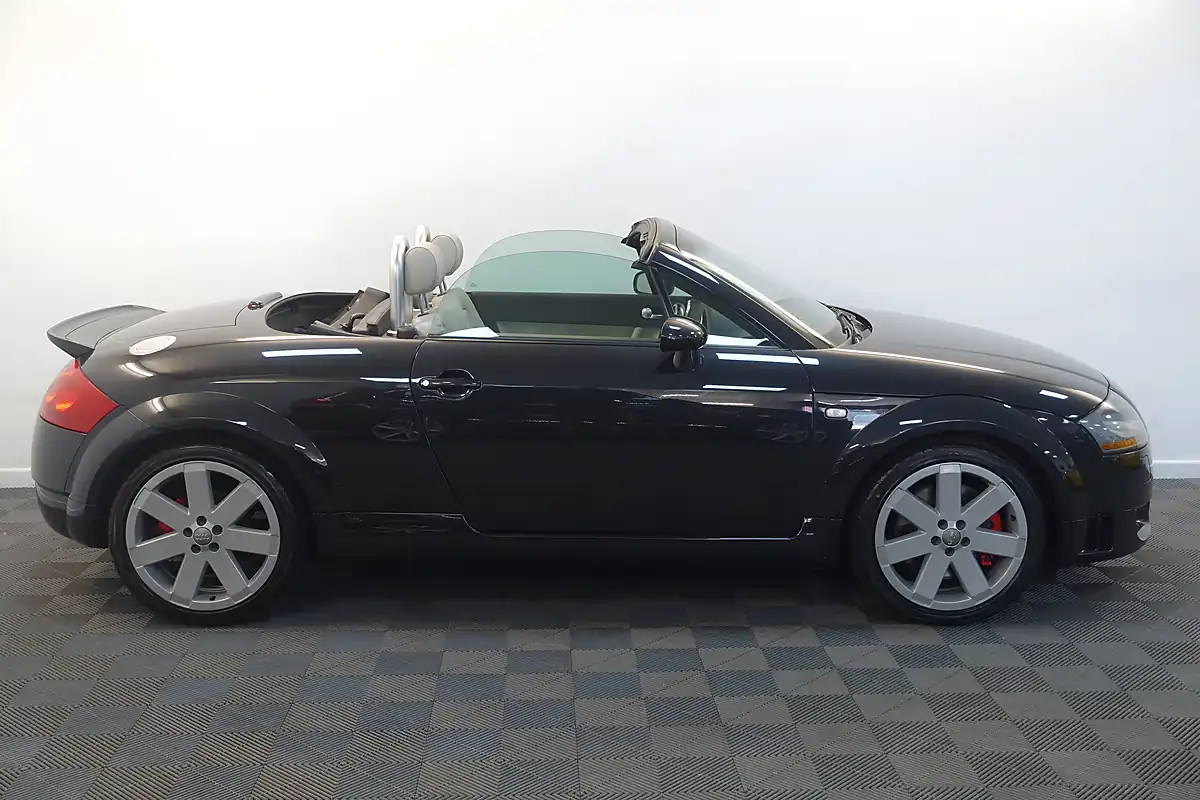 Used 2004 Audi Tt Roadster Black - Interior and Exterior details 17
