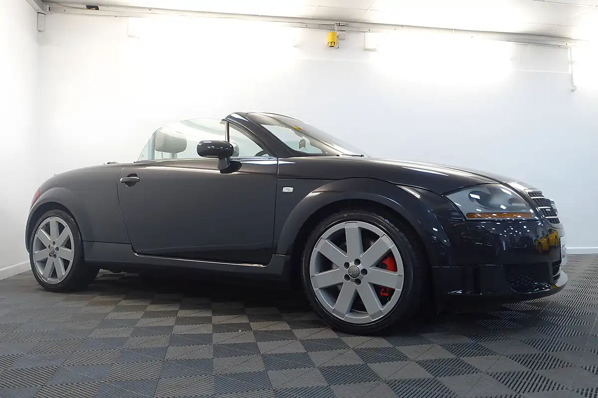 Used 2004 Audi Tt Roadster Black - Interior and Exterior details 2