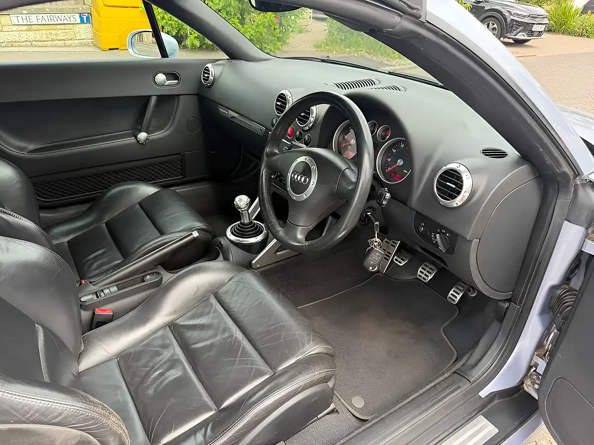 Used 2004 Audi Tt Roadster Silver - Interior and Exterior details 16