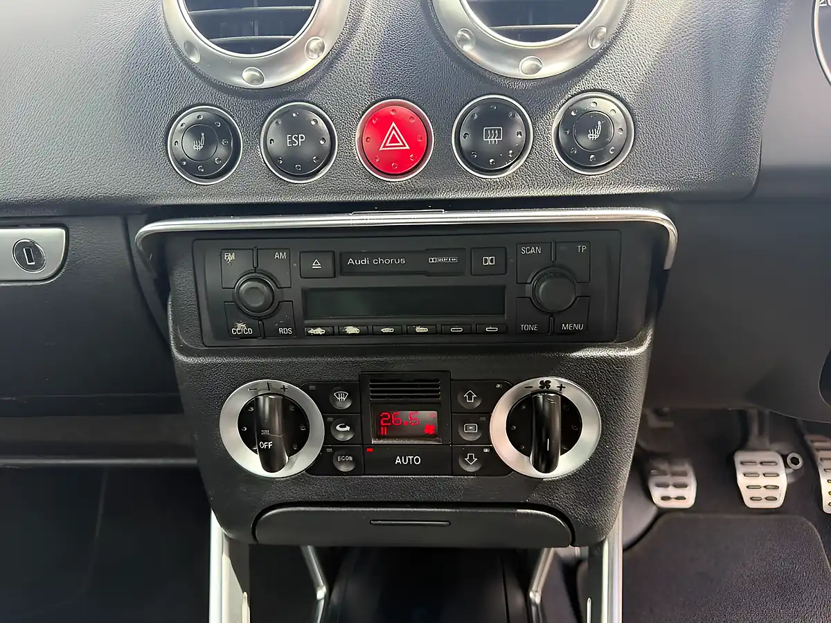 Used 2004 Audi Tt Roadster Silver - Interior and Exterior details 19
