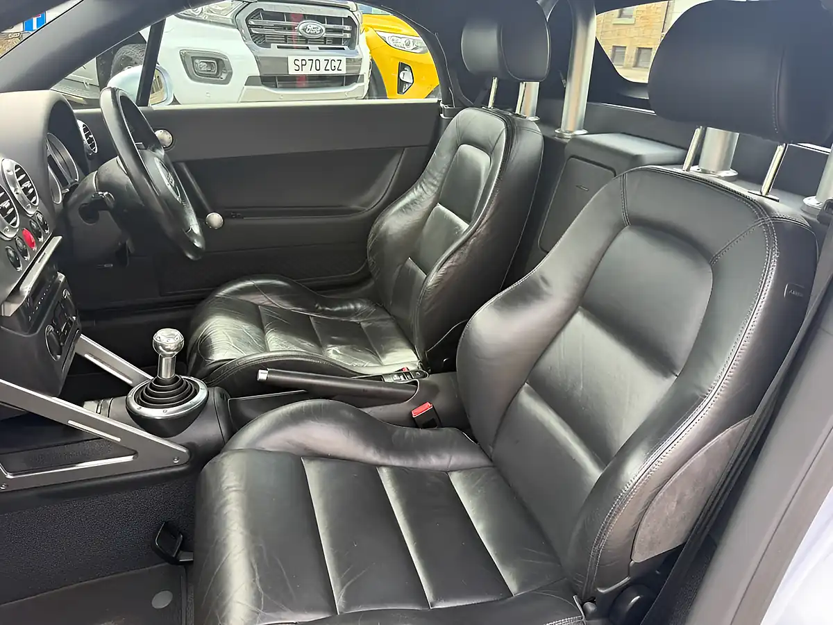 Used 2004 Audi Tt Roadster Silver - Interior and Exterior details 20