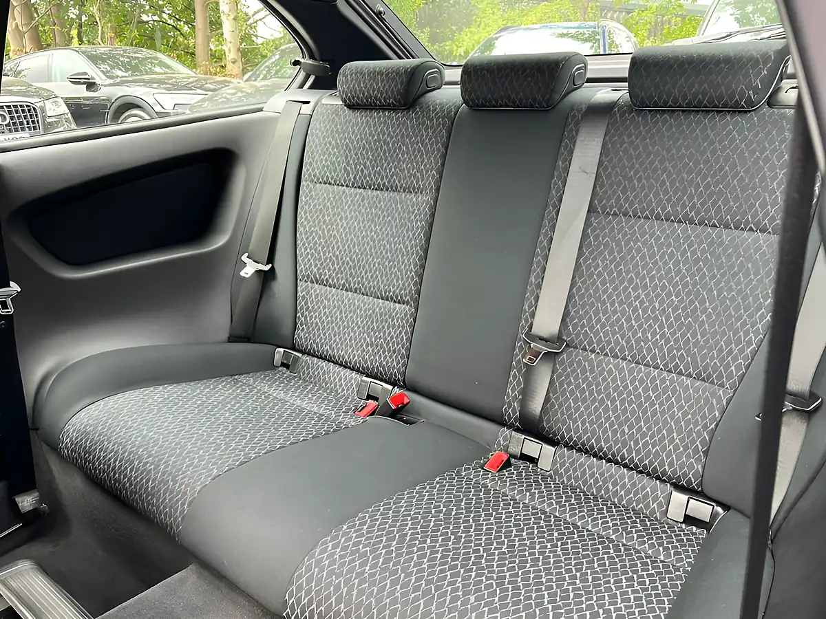 Used 2004 BMW 3 Series Es Compact Silver - Interior and Exterior details 13