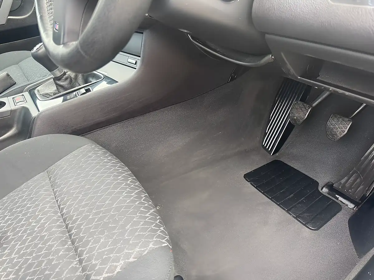 Used 2004 BMW 3 Series Es Compact Silver - Interior and Exterior details 14